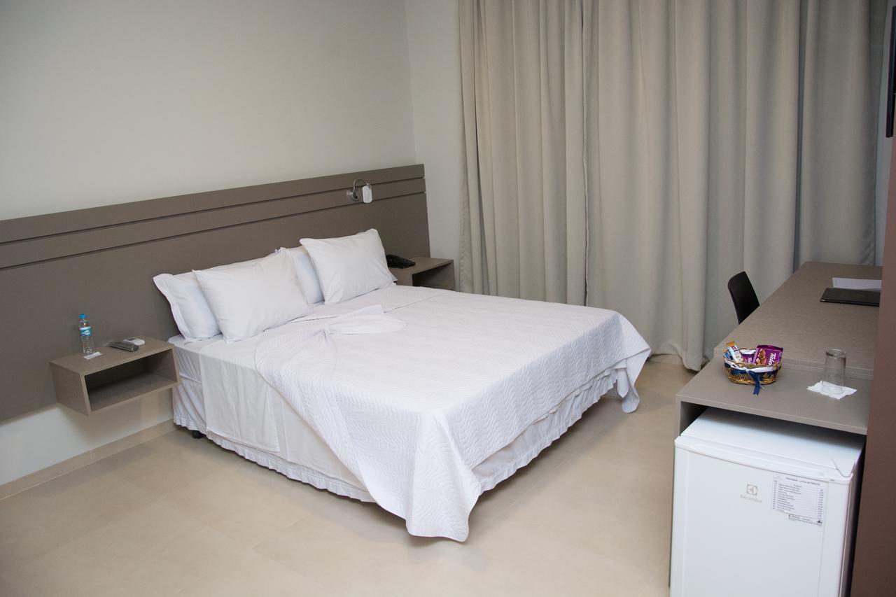 Pak Suites Hotel Luis Eduardo Magalhaes Exterior foto